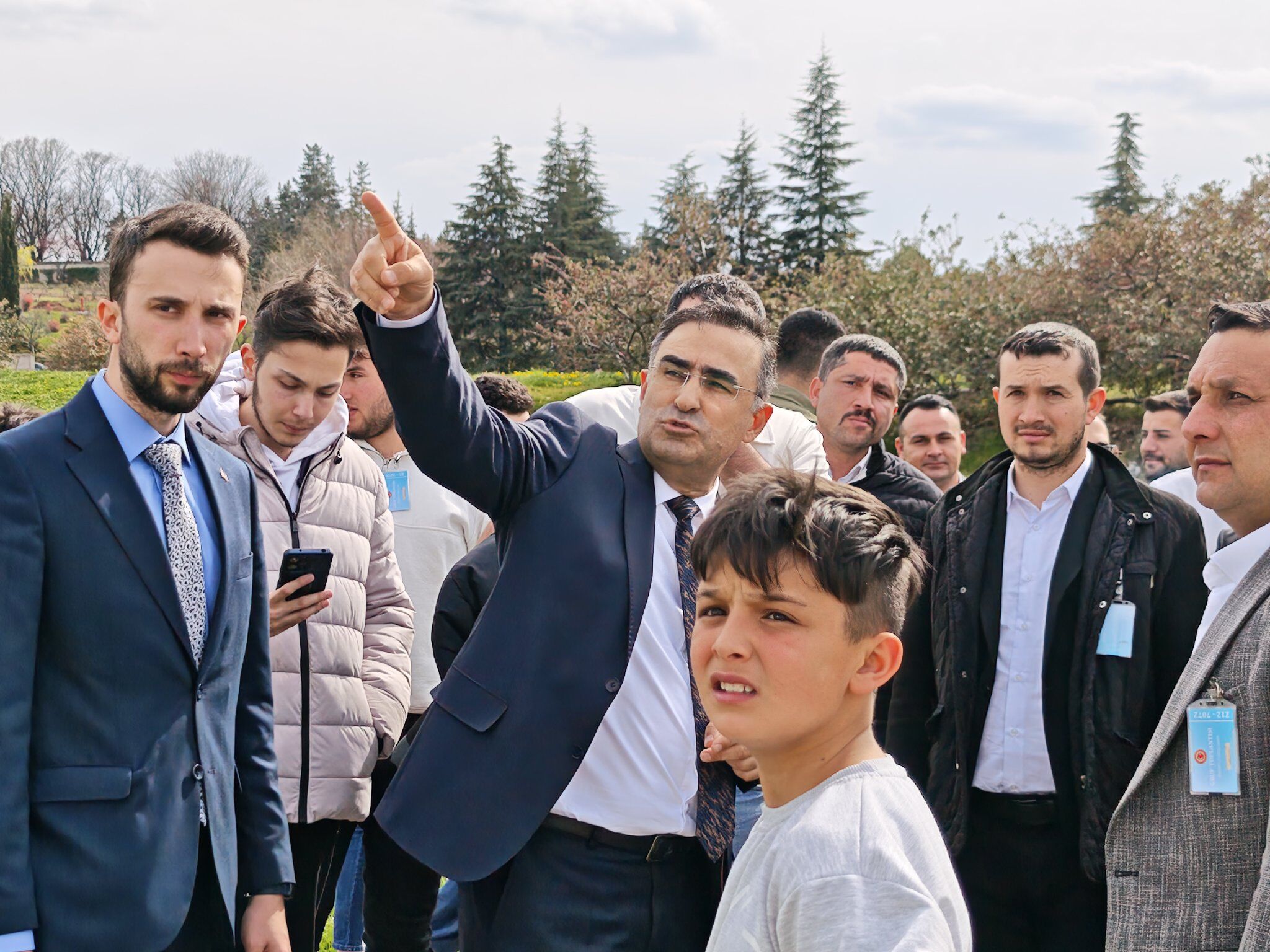 H E0Ui Veb I A A B B X