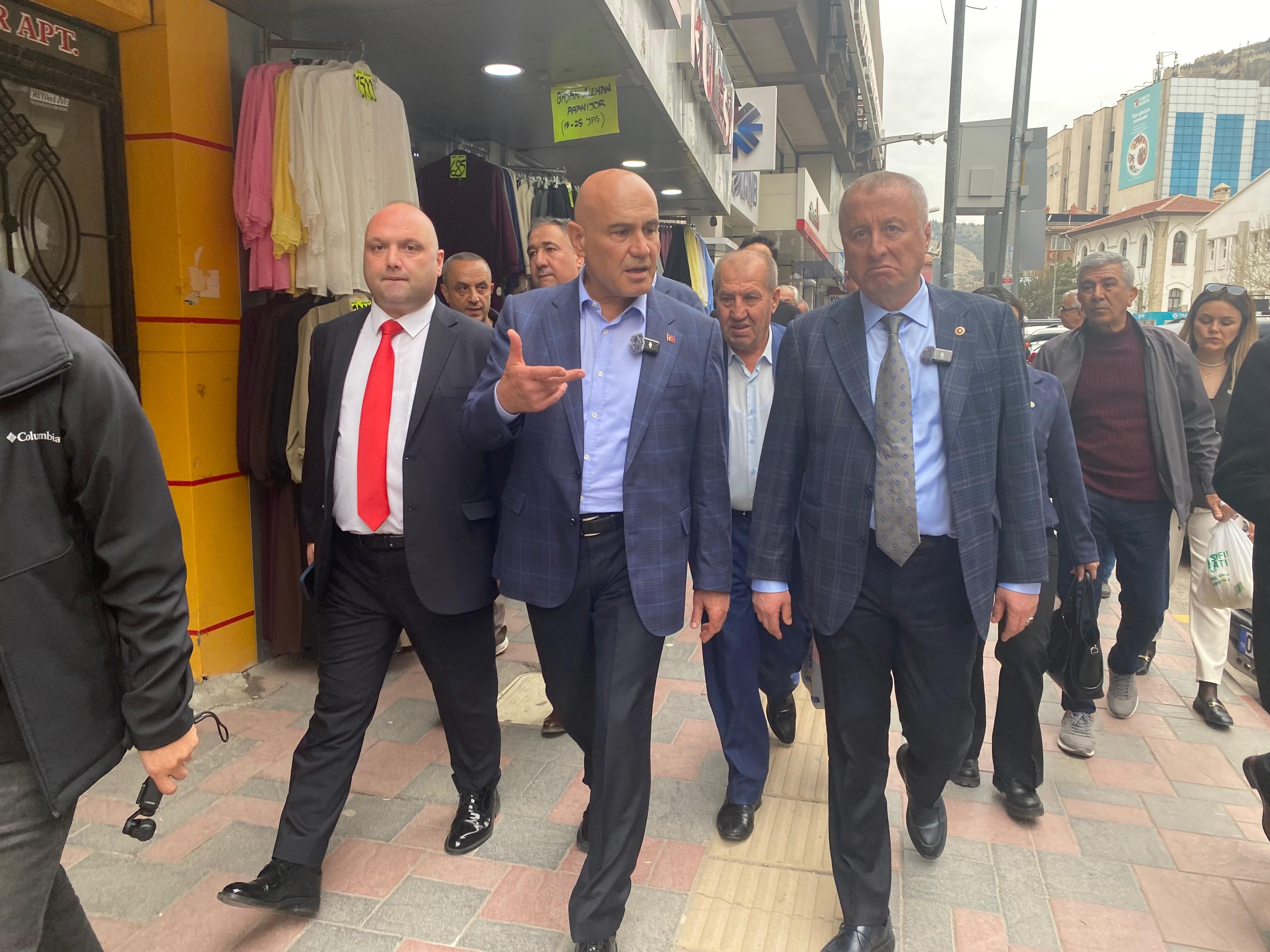 İyi̇ Parti̇ Heyeti̇ Afyonkarahi̇sar’da Esnafi Di̇nledi̇!2