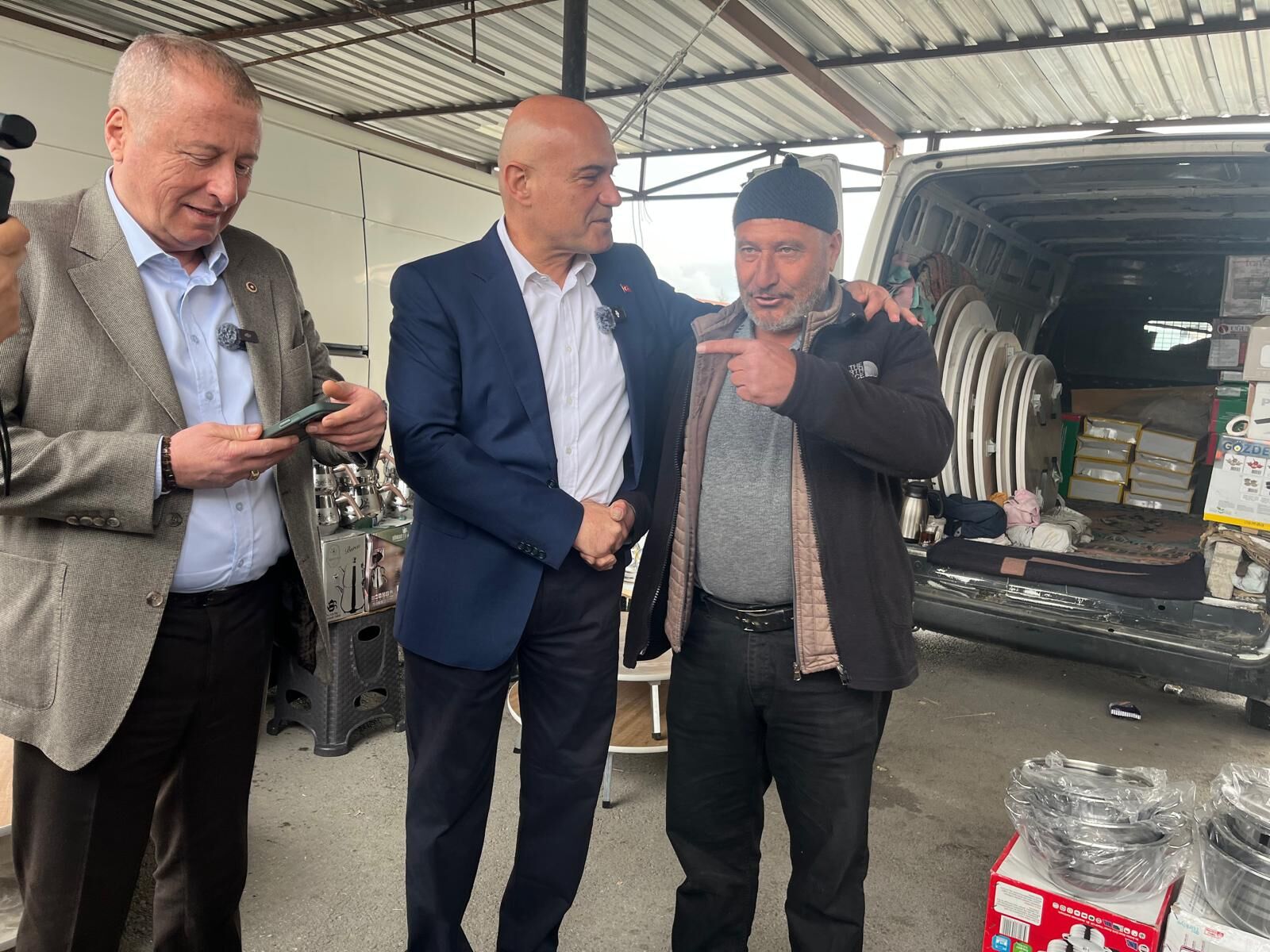 İyi̇ Parti̇li̇ Çömez Ve Olgun’a Pazarda Beklenmedi̇k Tepki̇ “Si̇zi̇ İlk Defa Görüyorum”2