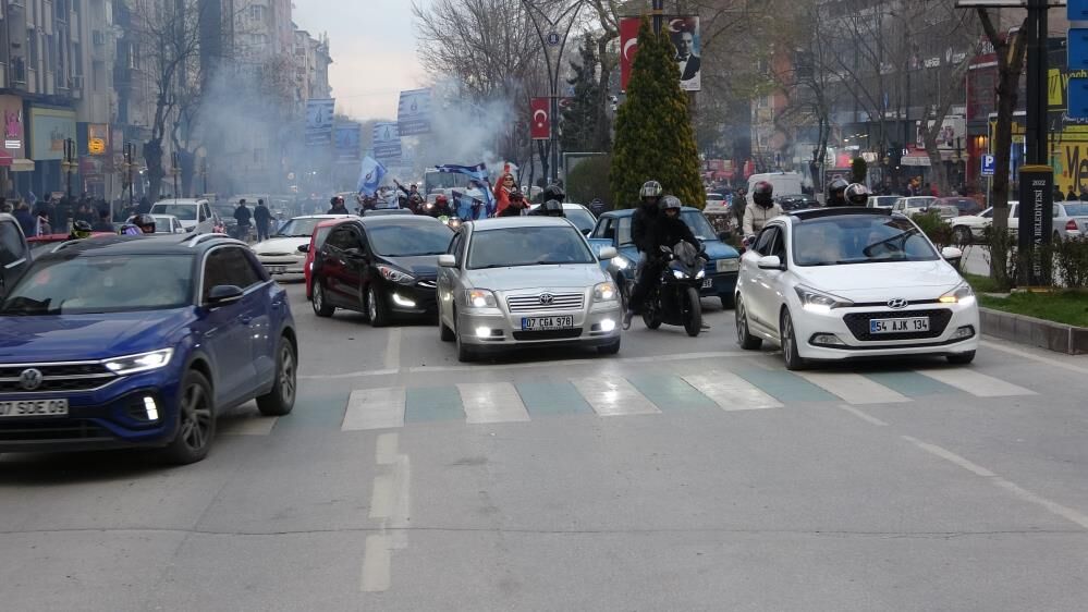 Komşu 24 Yıl Sonra Mutlu Sona Ulaştı!3