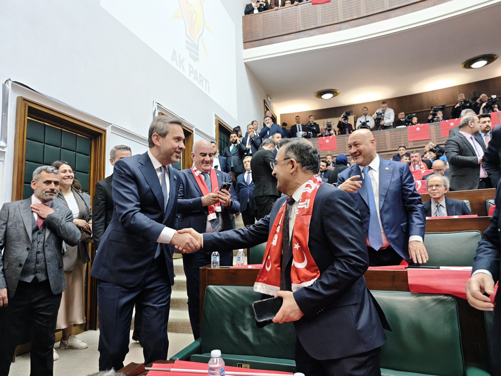 Mi̇lletveki̇li̇ Arslan Bakanlarla Neden Bi̇r Araya Geldi̇ (1)