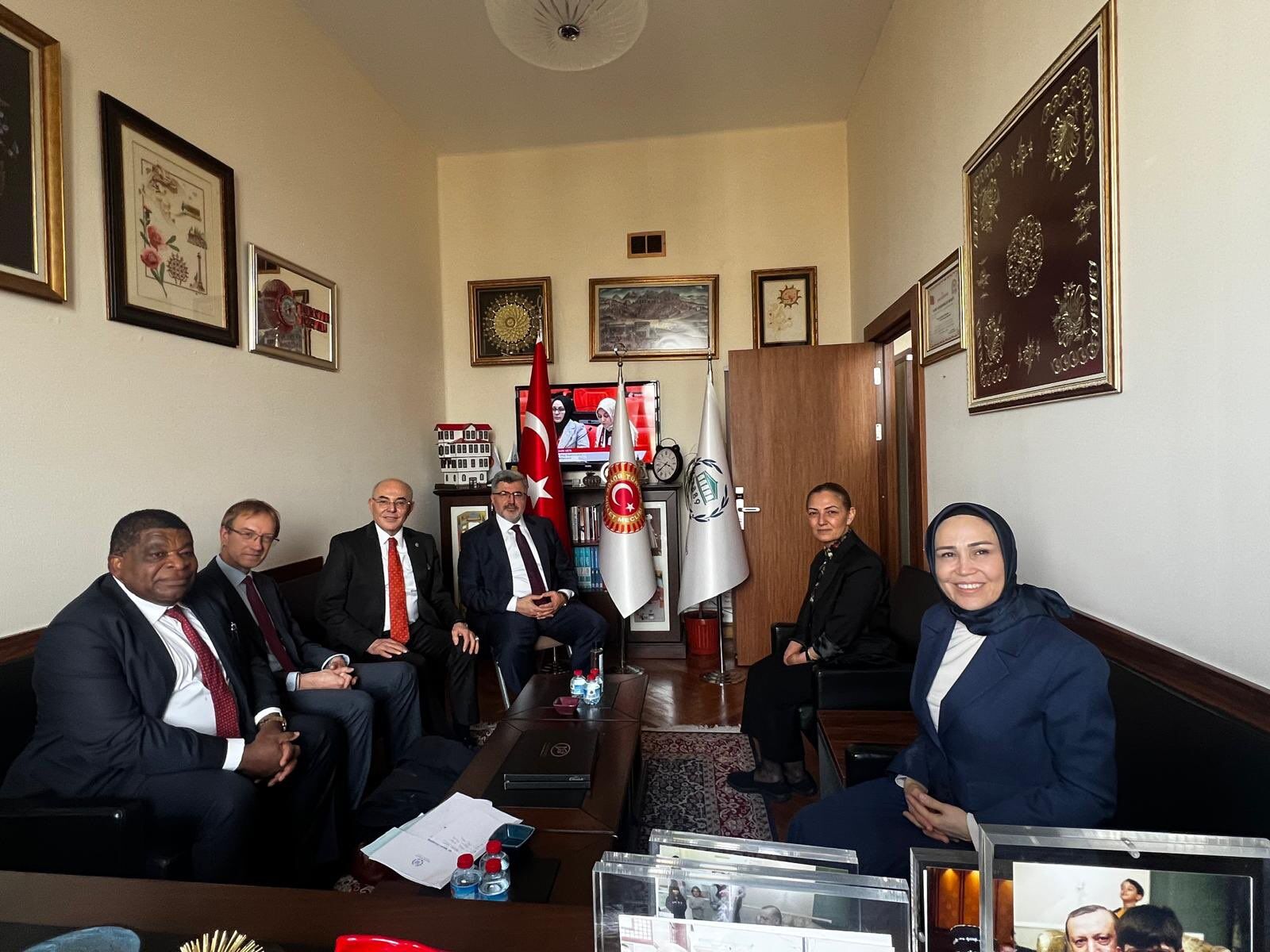 Mi̇lletveki̇li̇ Özkaya Tbmm’de Pab Genel Sekreteri̇ İle Neden Görüştü (3)