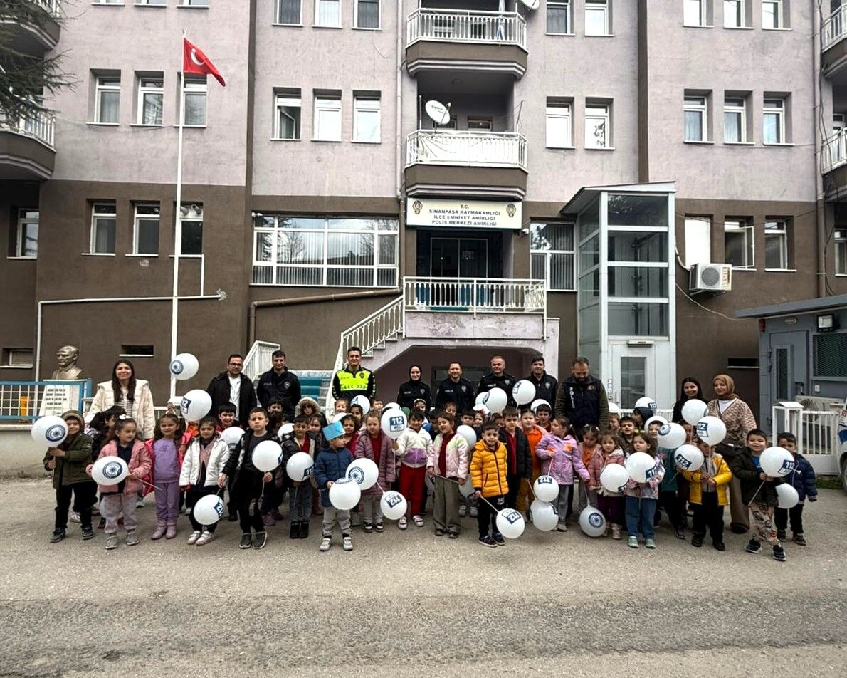 Mi̇ni̇k Öğrenci̇lerden Emni̇yete Anlamli Zi̇yaret