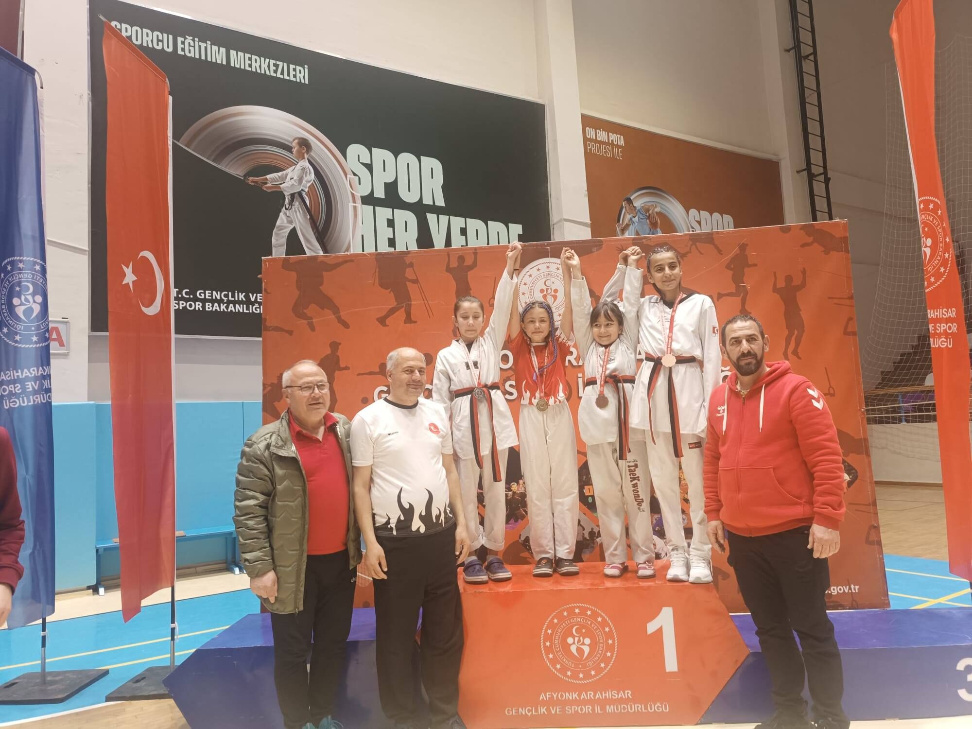 Mi̇ni̇k Tekvandocular Madalyalari Topladi2