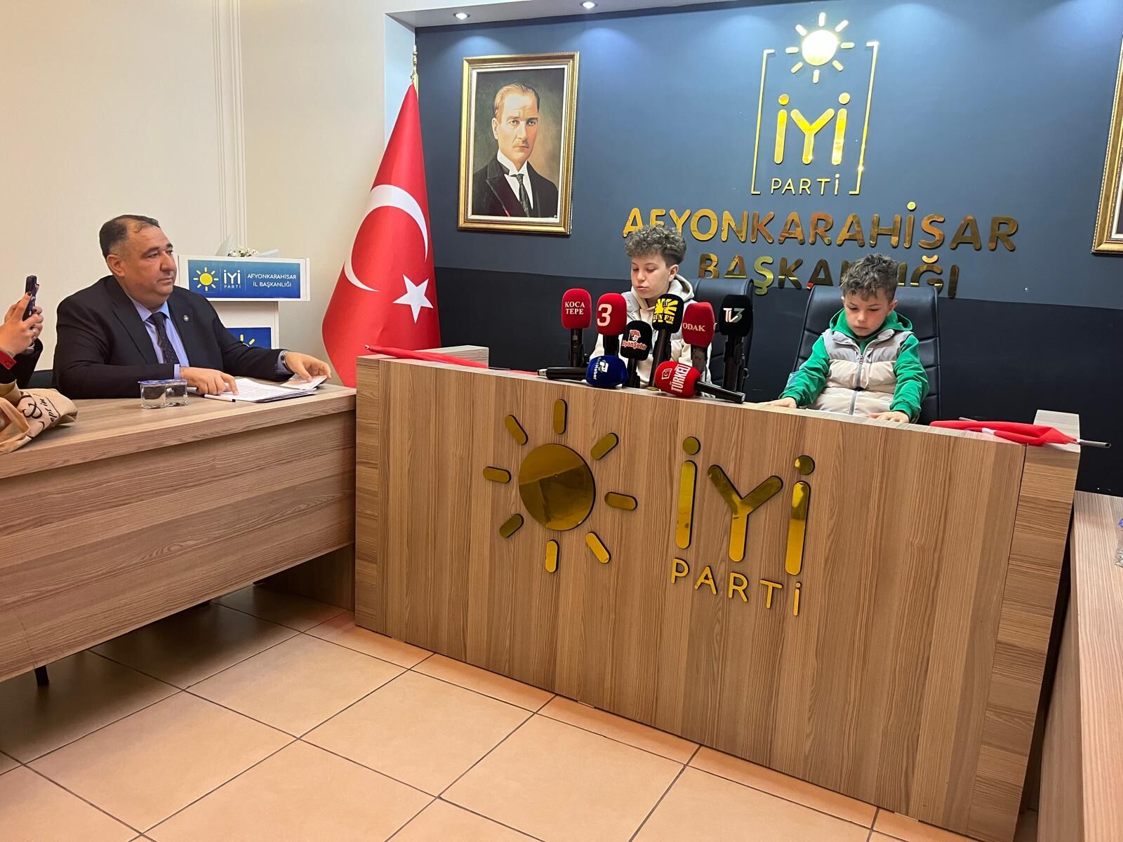 Misirlioğlu Koltuğunu Çocuklara Birakt ‘Cumhuri̇yeti̇mi̇zi̇ Sonsuza Kadar Yaşatacağiz’ 3