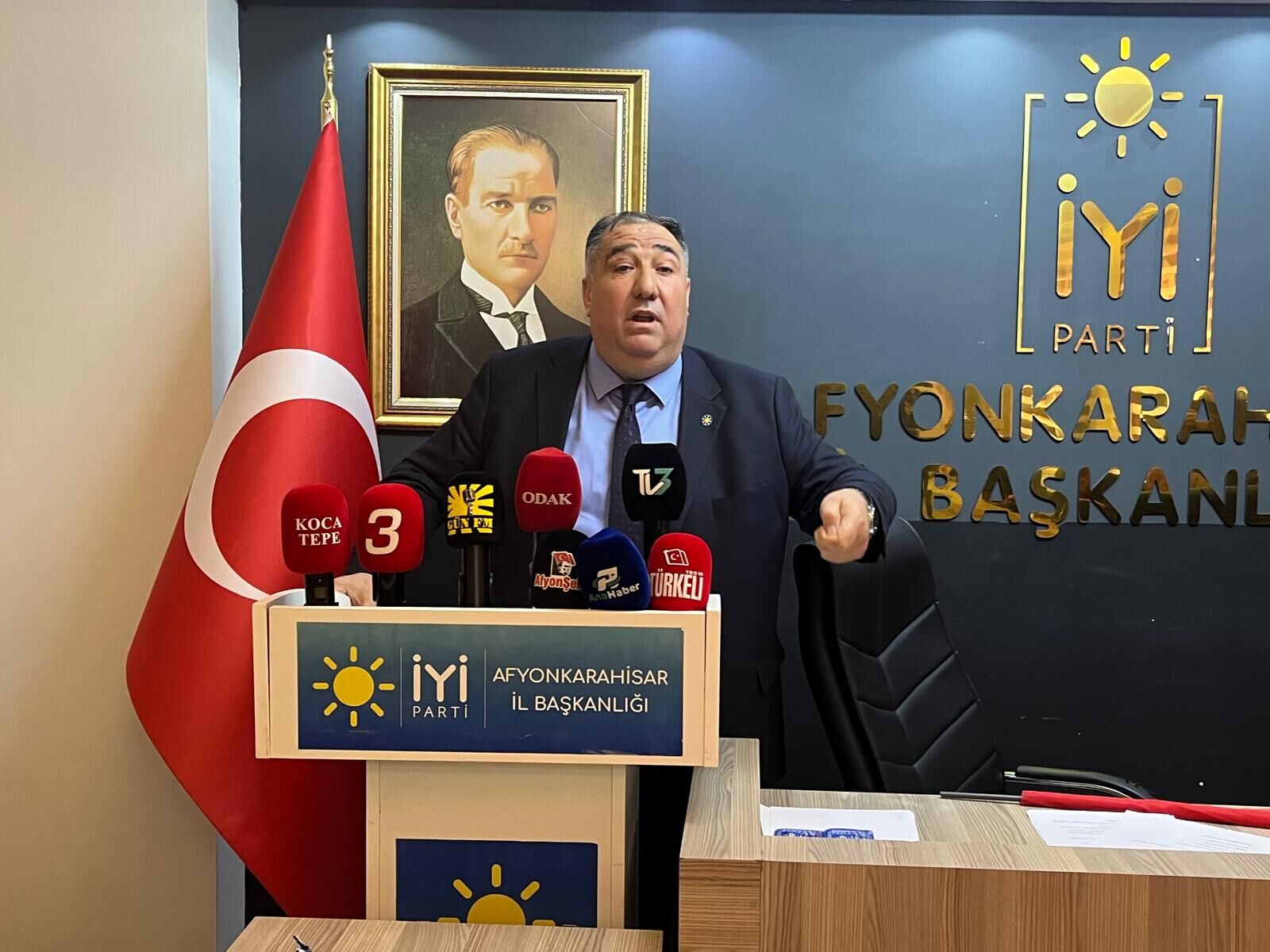 Misirlioğlu’ndan Gündem Değerlendi̇rmes ‘Bi̇r Dokunuyoruz, Bi̇n Ah İşi̇ti̇yoruz3