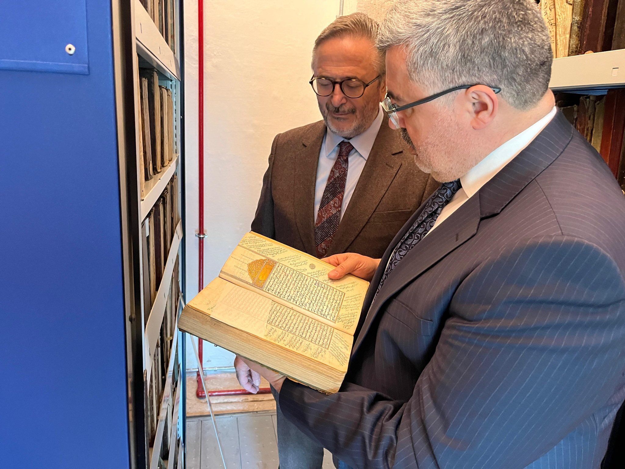 Özkaya Yazma Eserler Kurumunu İnceledi̇ “Tari̇he Sahi̇p Çikiliyor” (2)