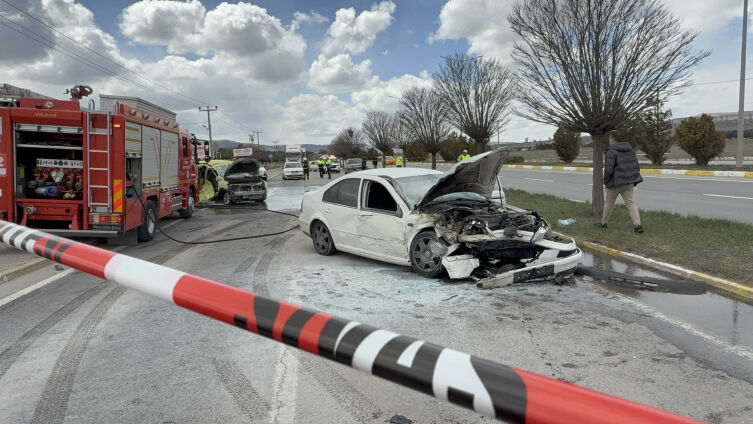 S I V A S S P O R T E S I S L E R I O N U N D E O T O M O B I L T A K 374487 Media9