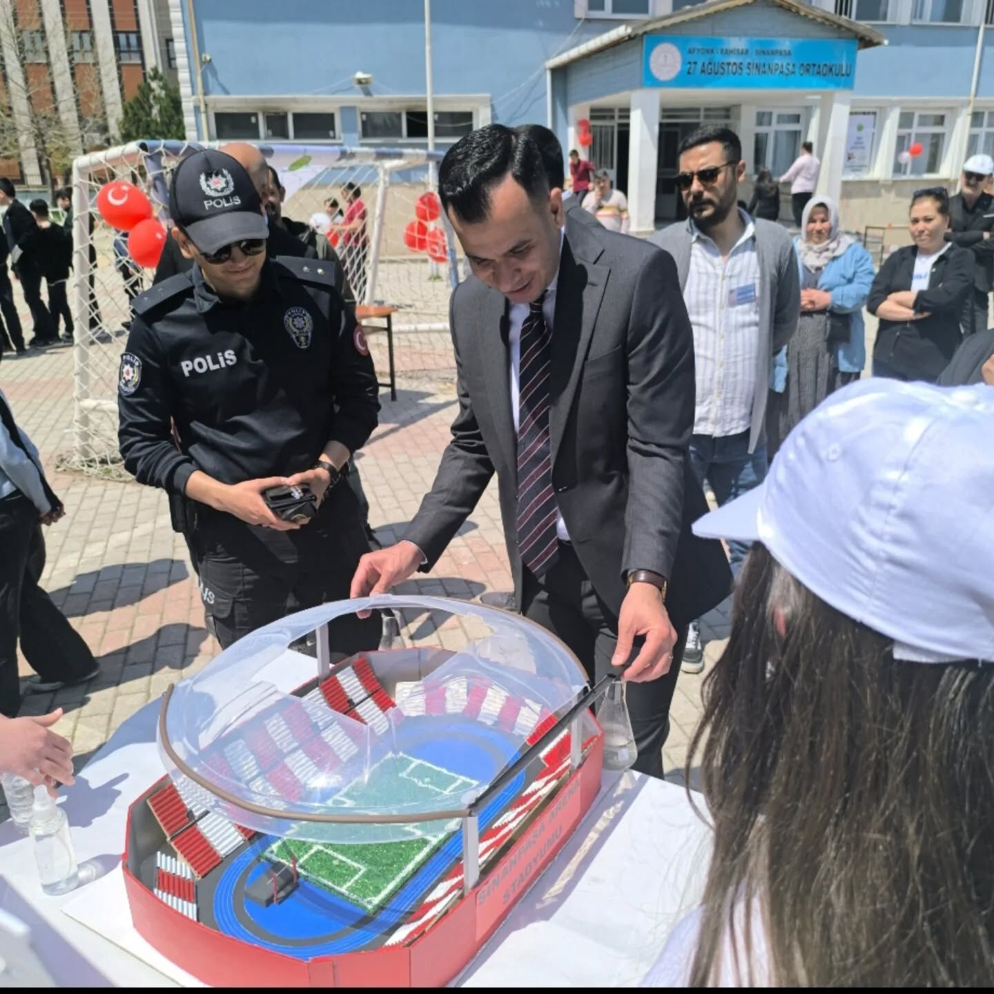 Si̇nanpaşa’da Genç Beyi̇nlerden Büyük Fi̇ki̇rler2