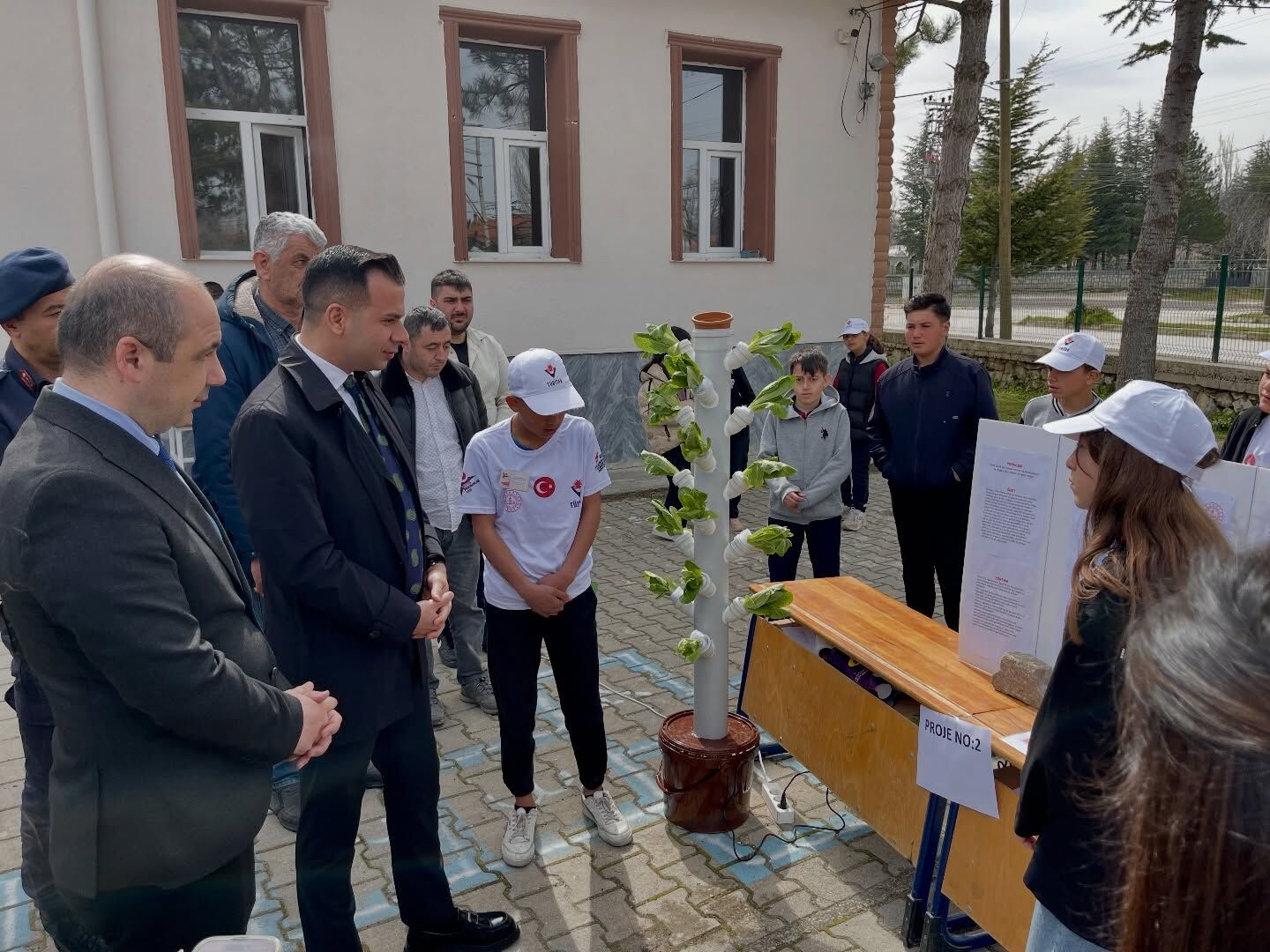 Sinanpaşa’da Öğrenciler Projelerini Sergiledi2