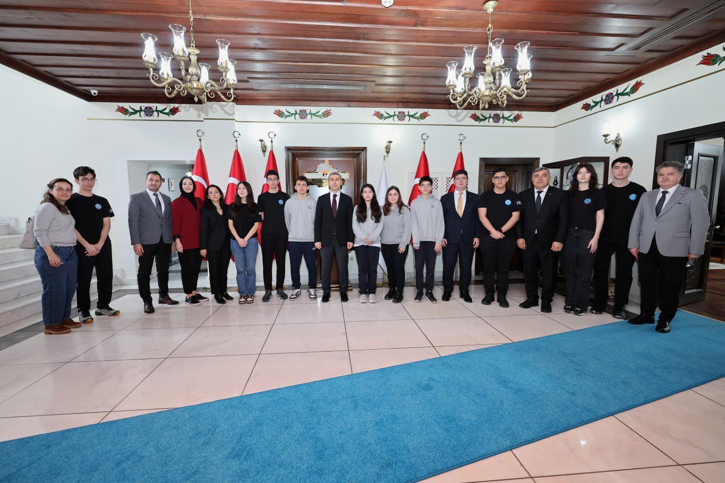 Sporda Ve Eği̇ti̇mde Başariya Tam Not Gençler Vali̇ Aktaş’la Buluştu (2)