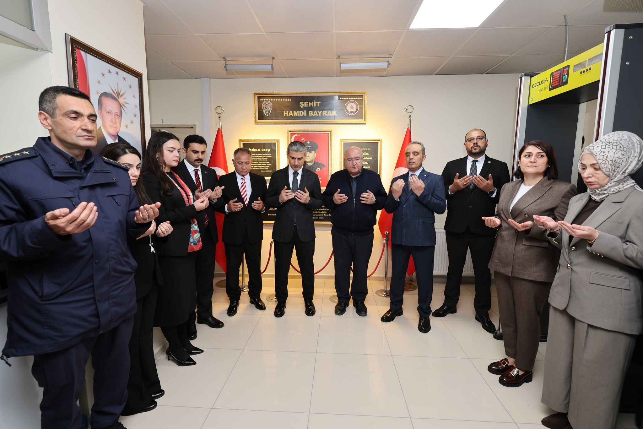 Vali̇ Aktaş, Bayatli Şehi̇t Komi̇seri̇n Ani Köşesi̇ Açilişini Gerçekleşti̇rdi̇ (2)