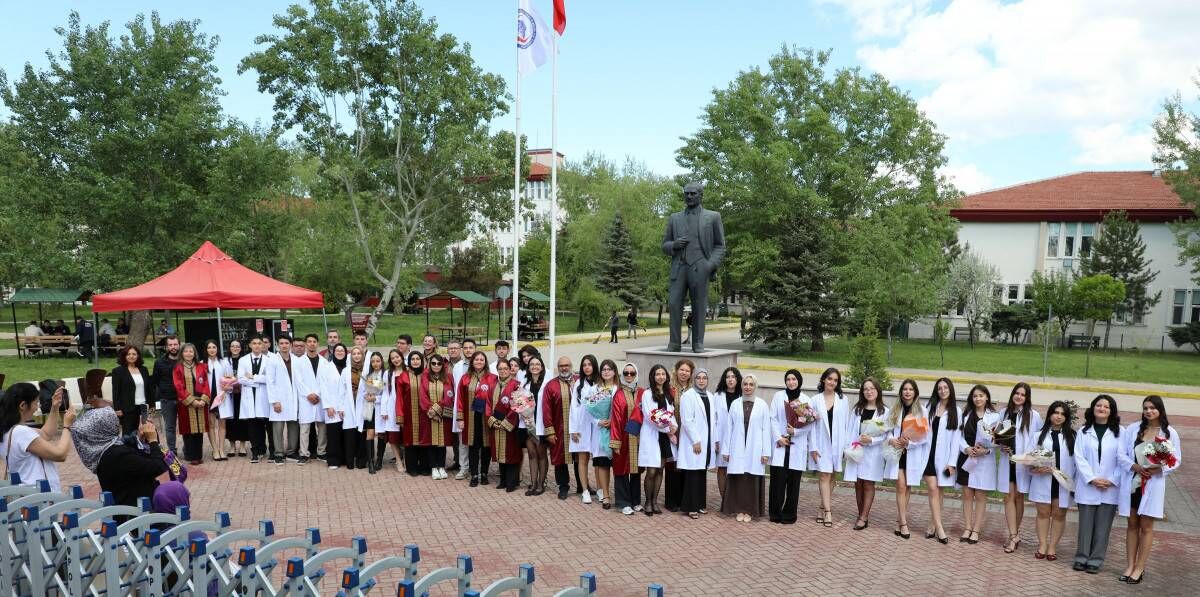 Afsü’de Beyaz Önlük Heyecani 45 Öğrenci̇ Mesleğe İlk Adimi Atti (11)