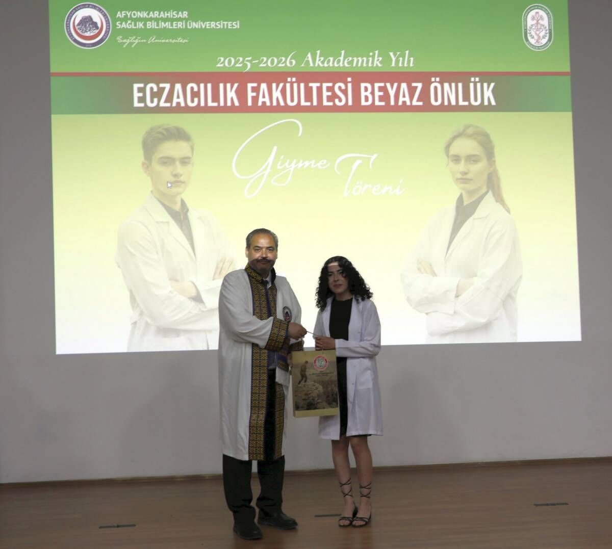 Afsü’de Beyaz Önlük Heyecani 45 Öğrenci̇ Mesleğe İlk Adimi Atti (8)