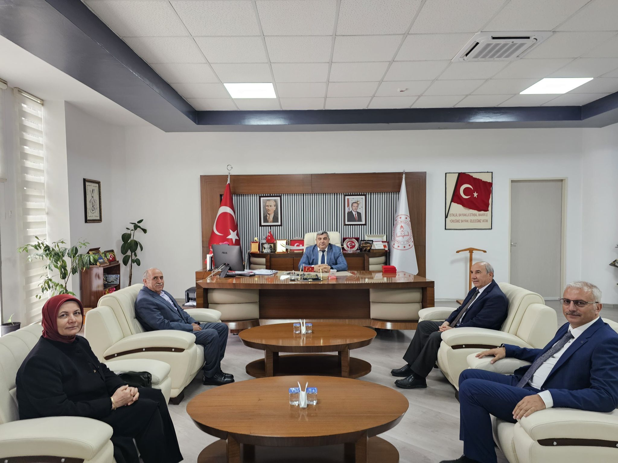 Afyon’da Eği̇ti̇m Cami̇asinda Vefa Buluşmasi (2)