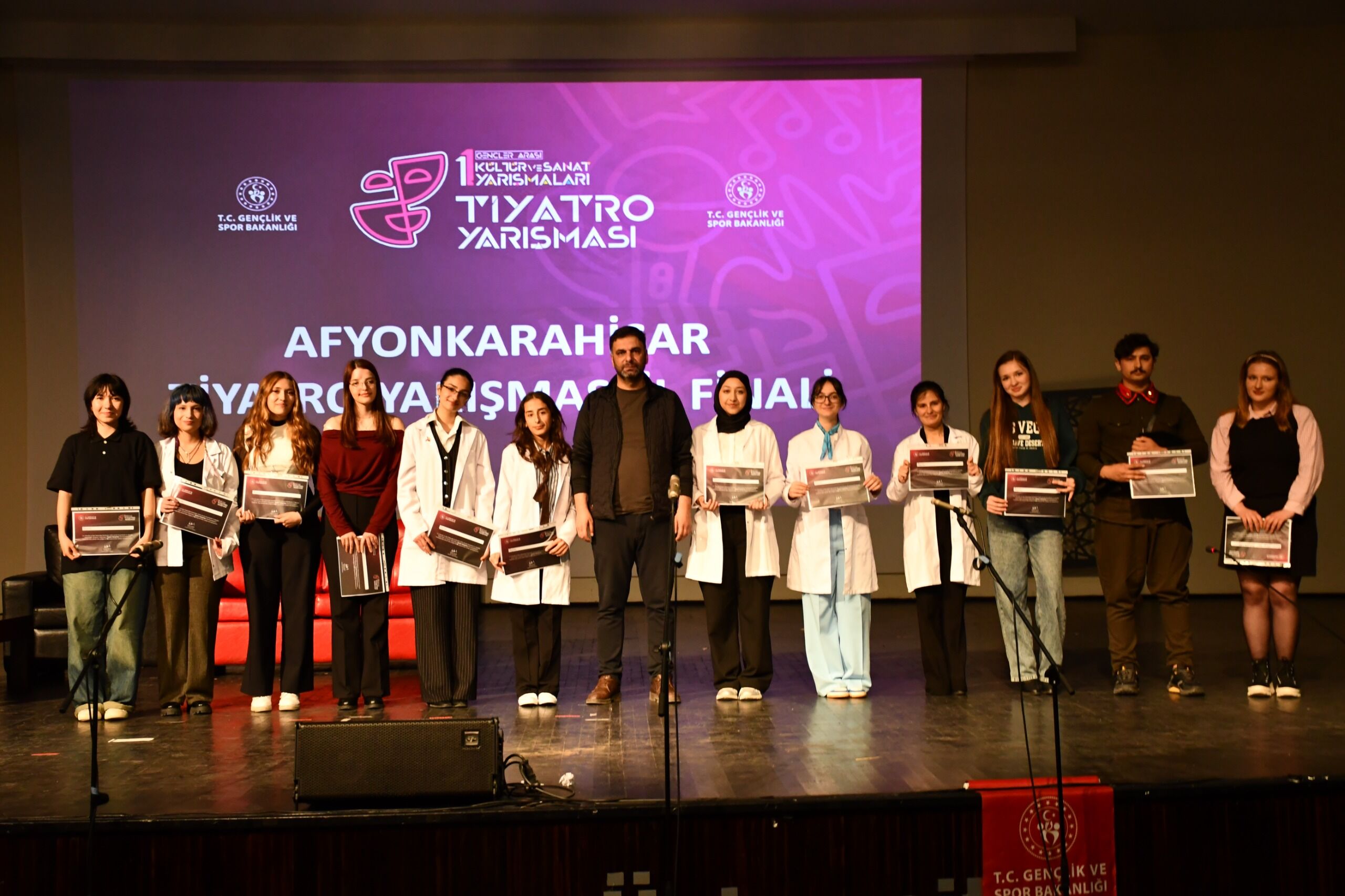 Afyon’da Genç Yetenekler Sahnede Yarıştı1