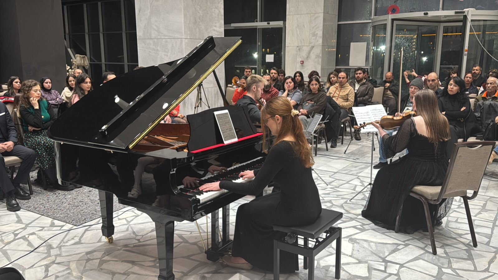Afyon’da Sanat Gecesi̇ “Ars Essendi̇ Üçlüsü” Büyüledi̇ (2)