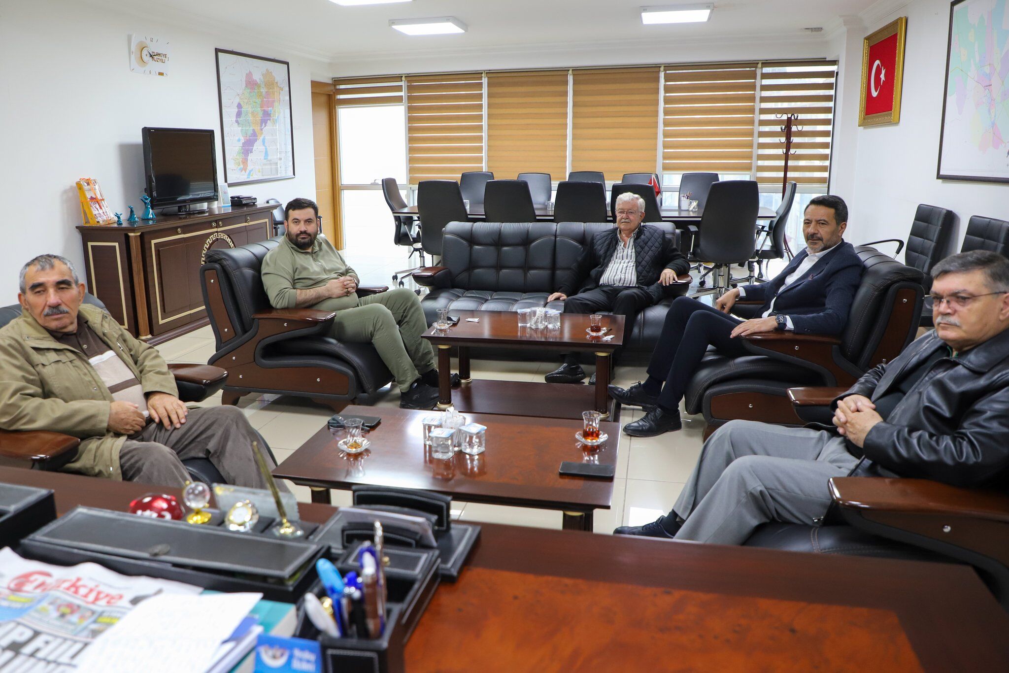 Ak Parti̇ Afyon’da Teşki̇lat Çalişmalari Değerlendi̇ri̇ldi̇ (3)