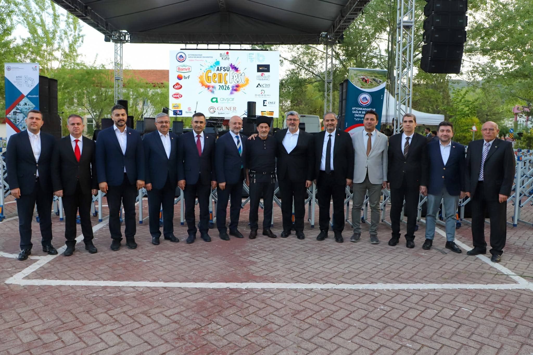 Ak Parti̇ Heyeti̇ Gençfest 2026’Da Gençlerle Bi̇r Araya Geldi̇ (6)