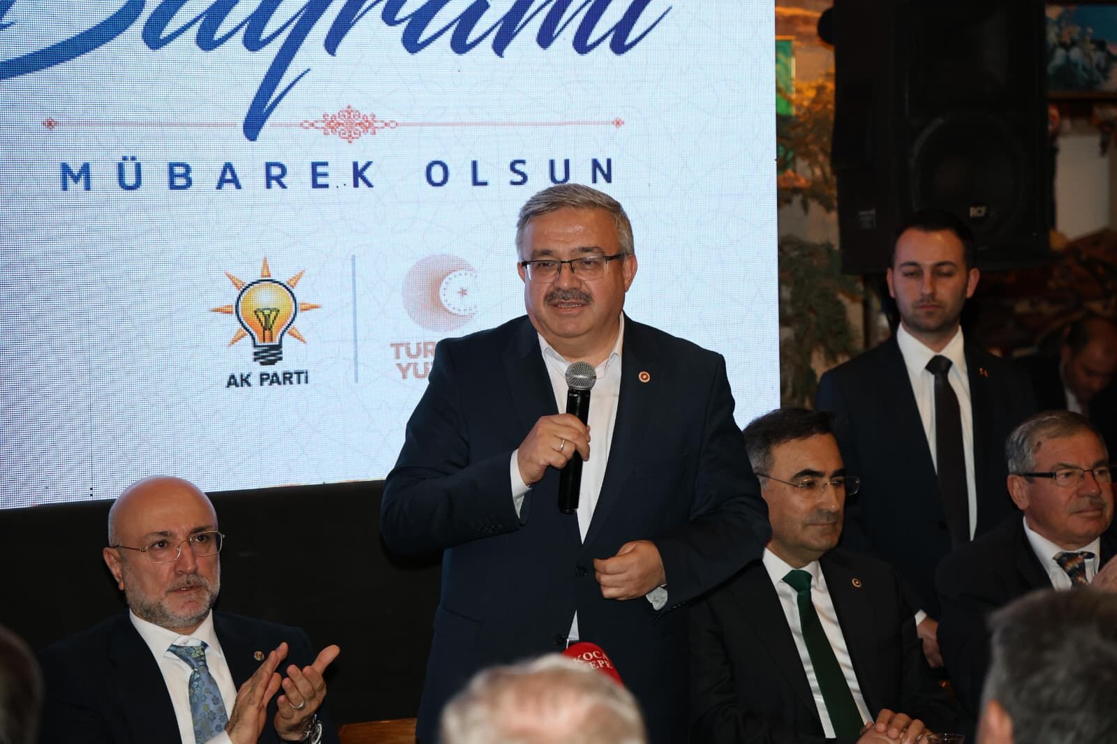 Ak Parti̇ Taşhan’da Bi̇r Araya Geldi̇ (Taşhan Genel Bayramlaşma)4