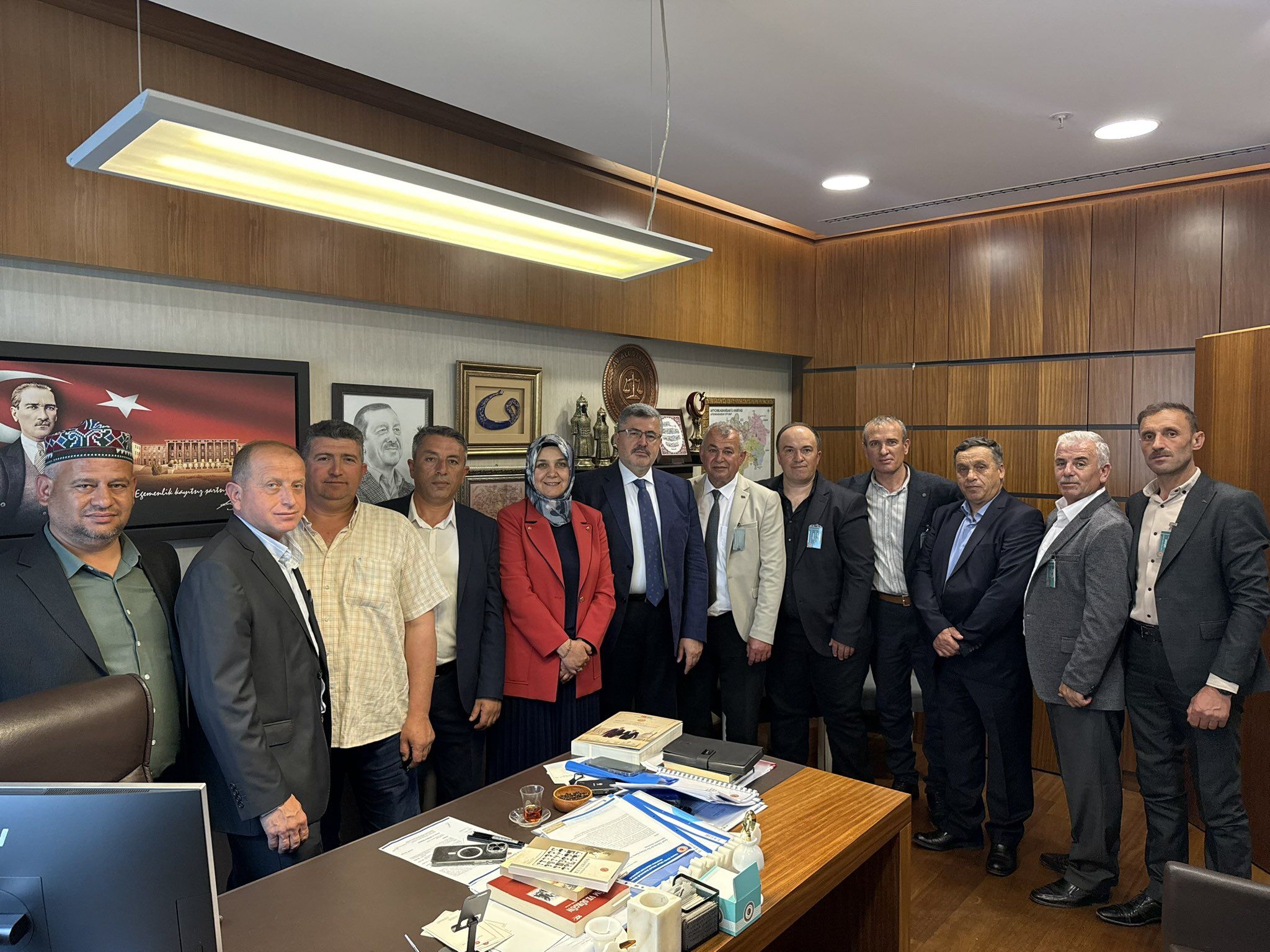Ak Parti̇li̇ Mi̇lletveki̇lleri̇ İhsani̇ye Heyeti̇yle Mecli̇s’te Görüştü (1)
