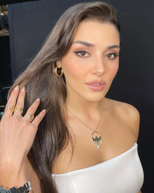 Hande Erçel (4)-2