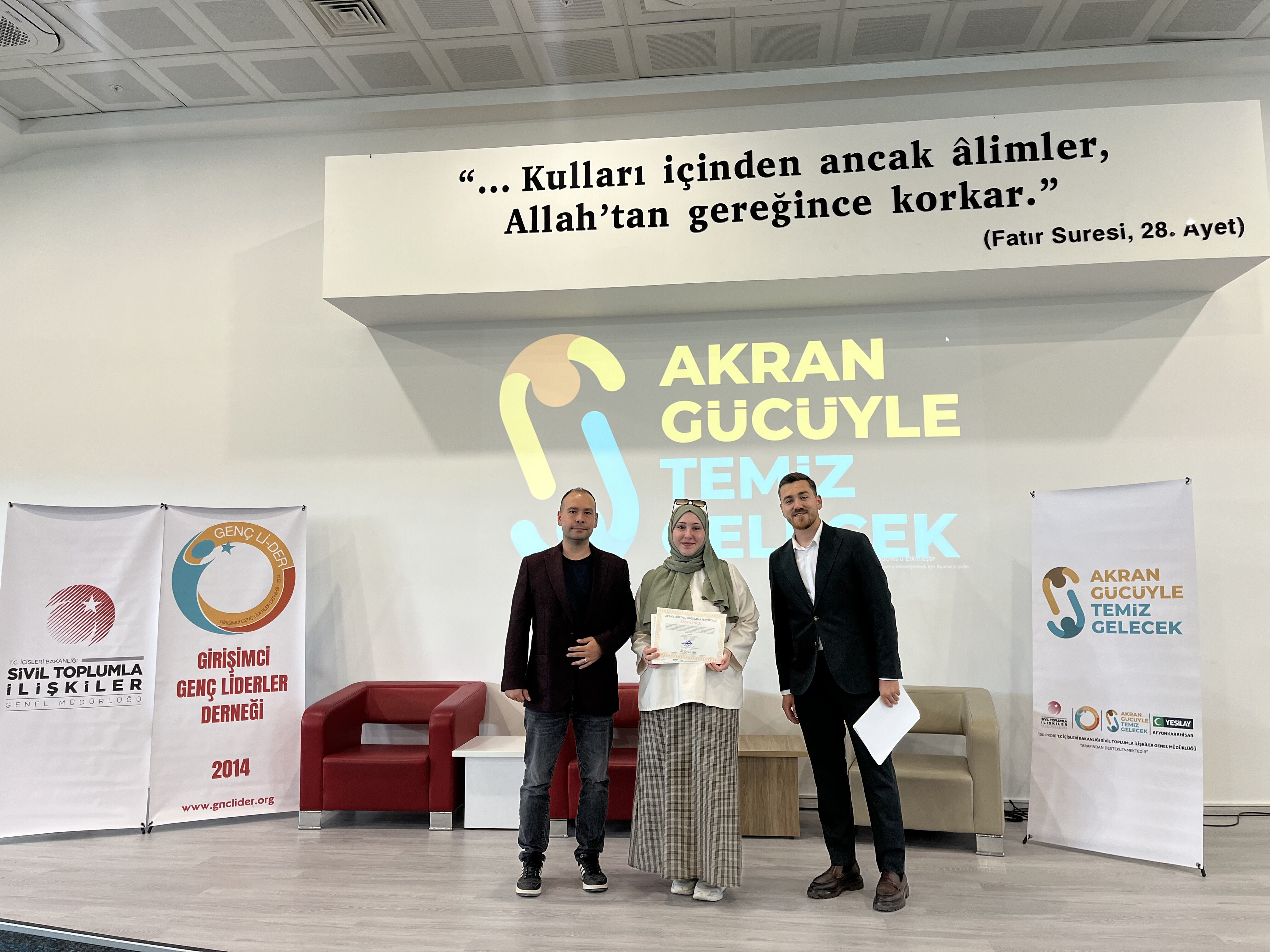 Akran (8)
