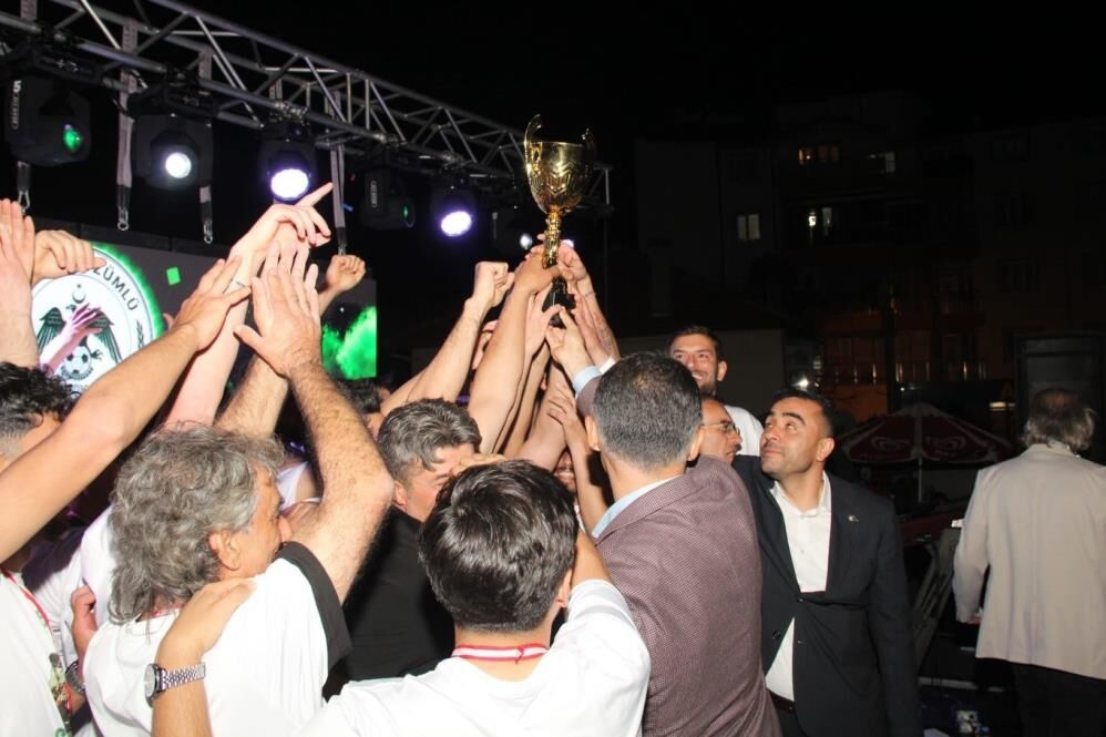 Bal’a Yükselen Üzümlüspor Başarısını Kutladı1
