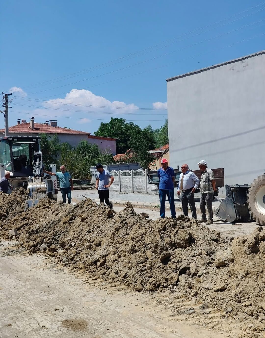 Küçükhüyük'te Altyapi Nasil Yeni̇leni̇yor2