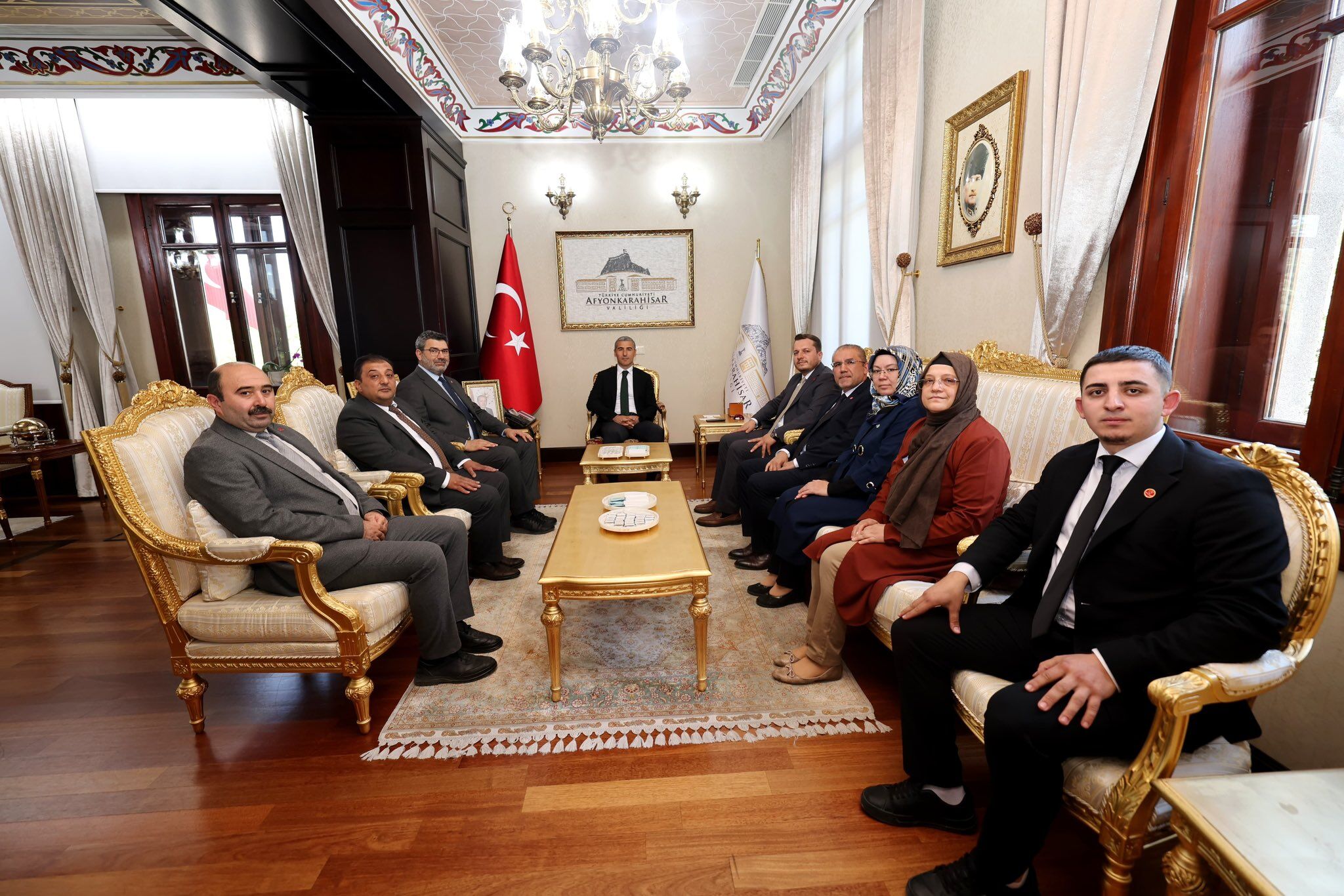 Vali̇ (2)-6