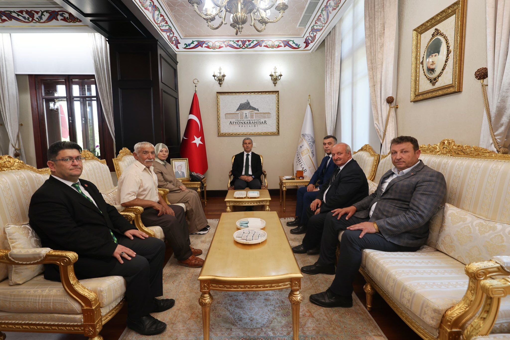 Vali̇ (3)-2