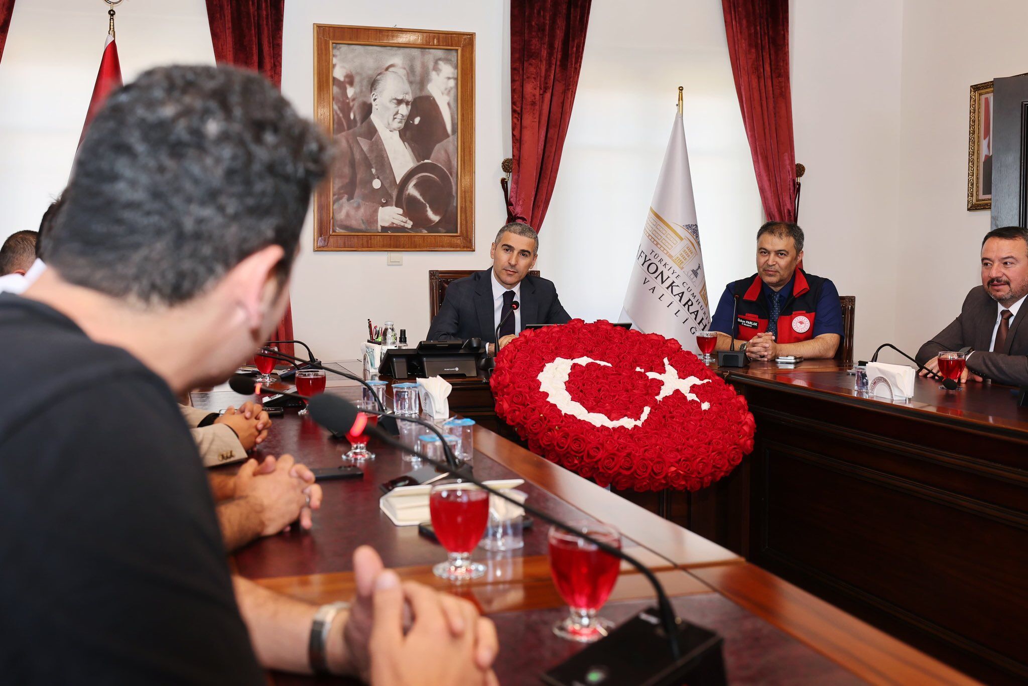 Vali̇ Sandikli (1)