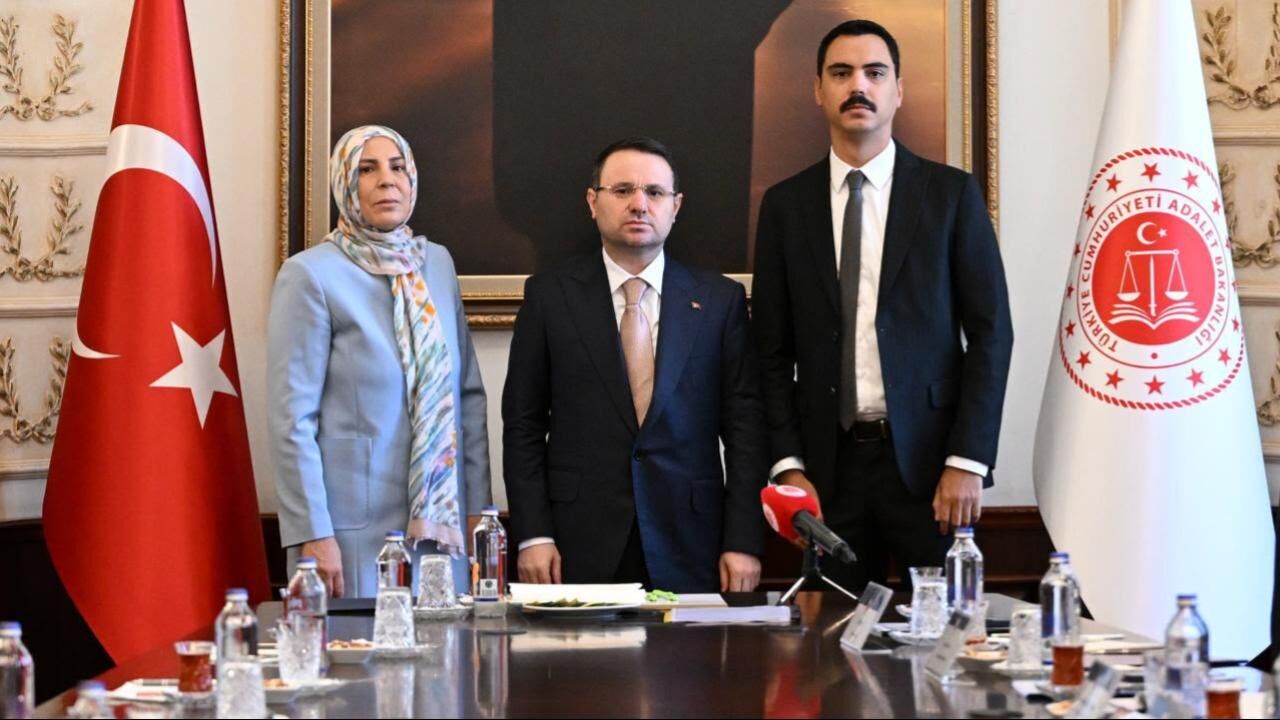 Gurlek Yazicioglu Aile Aa 2481023