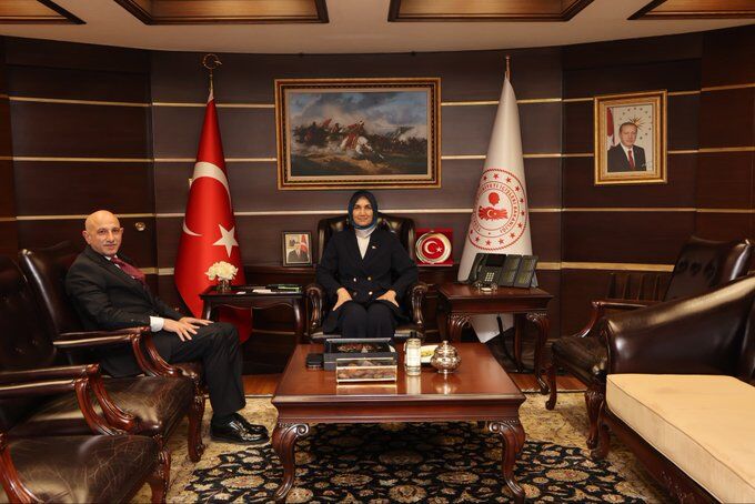 Yi̇ği̇tbaşi (4)-1