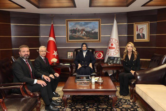 Yi̇ği̇tbaşi (5)-1