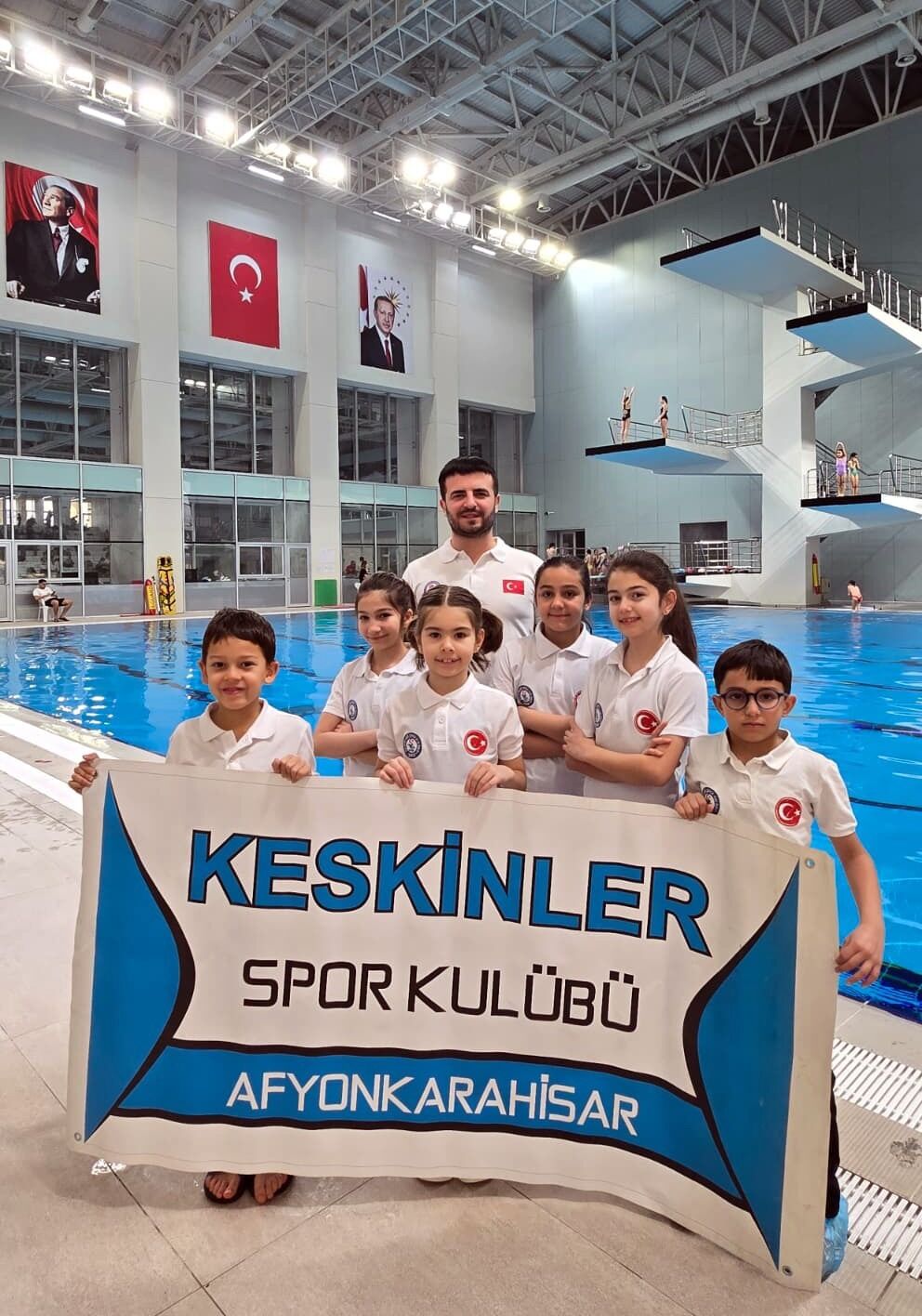 Yüzme Şampi̇yonasi1