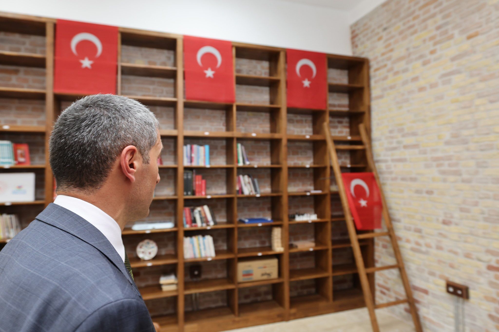 Vali̇ (4)-4