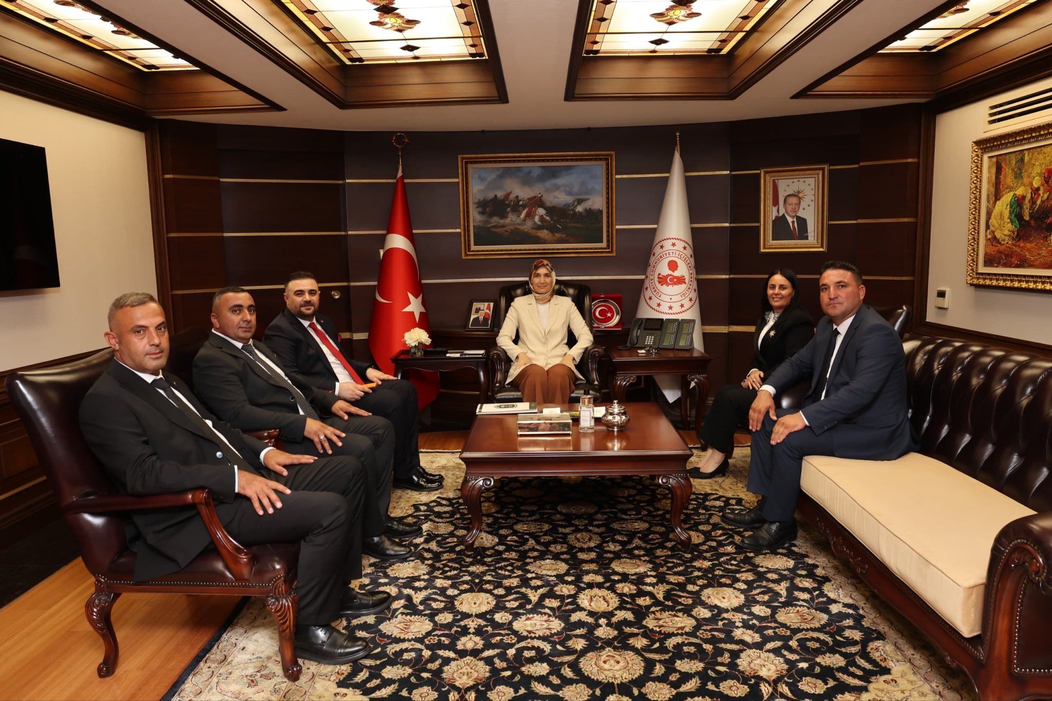 Yi̇ği̇tbaşi (3)-6