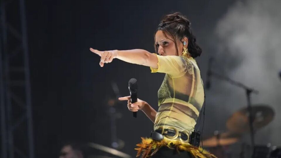 Zeynep Bastik (2)-4