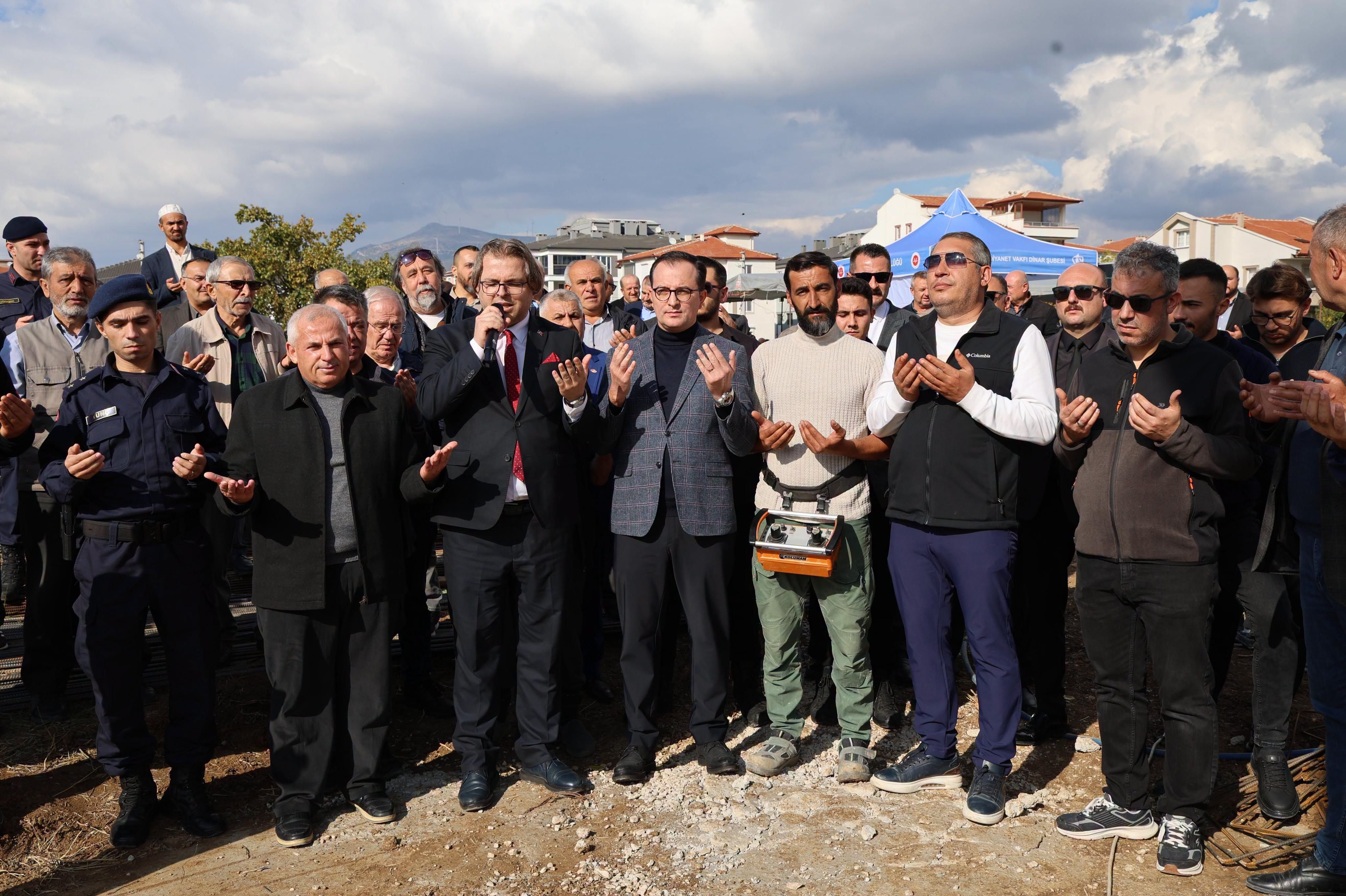 Di̇nar (10)