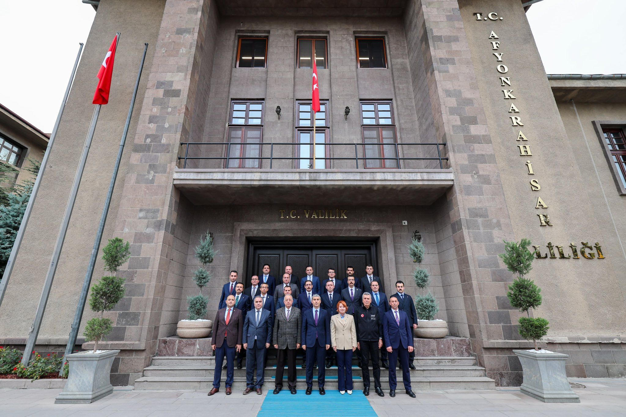 Vali̇ (2)-11