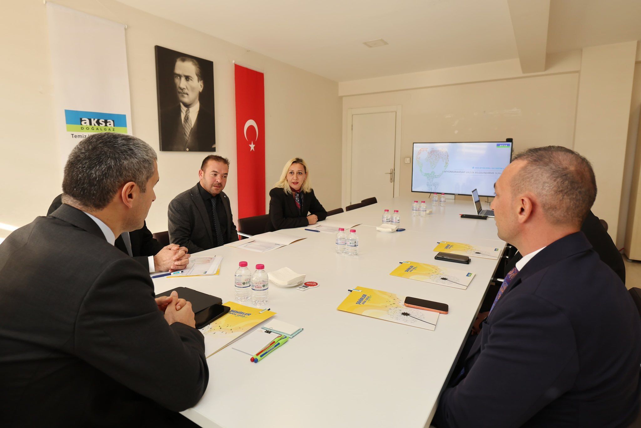 Vali̇ Aksa (1)